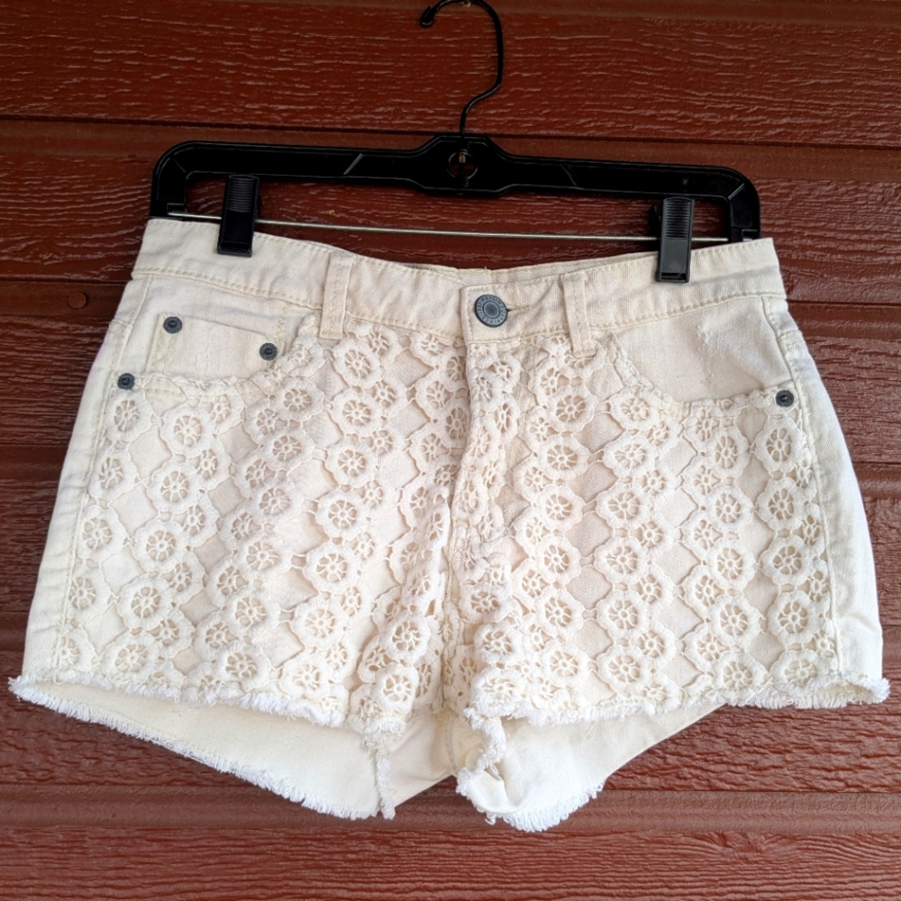 🖖 Mossimo Supply Co 🖖 High Rise Cream Crochet Lace Shorts